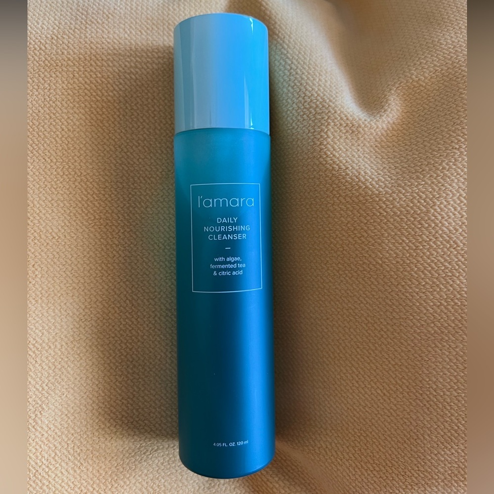L’amara daily nourishing cleanser